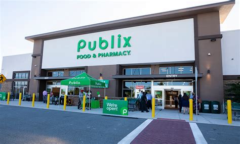 A southern favorite for groceries, Publix Super Market at Bay Pointe Plaza is conveniently located in Saint Petersburg, FL. Open 7 days a week, we offer in-store shopping, grocery delivery, and more. Page · Supermarket. 5295 34th St S, Saint Petersburg, FL, United States, Florida. (727) 864-0079.